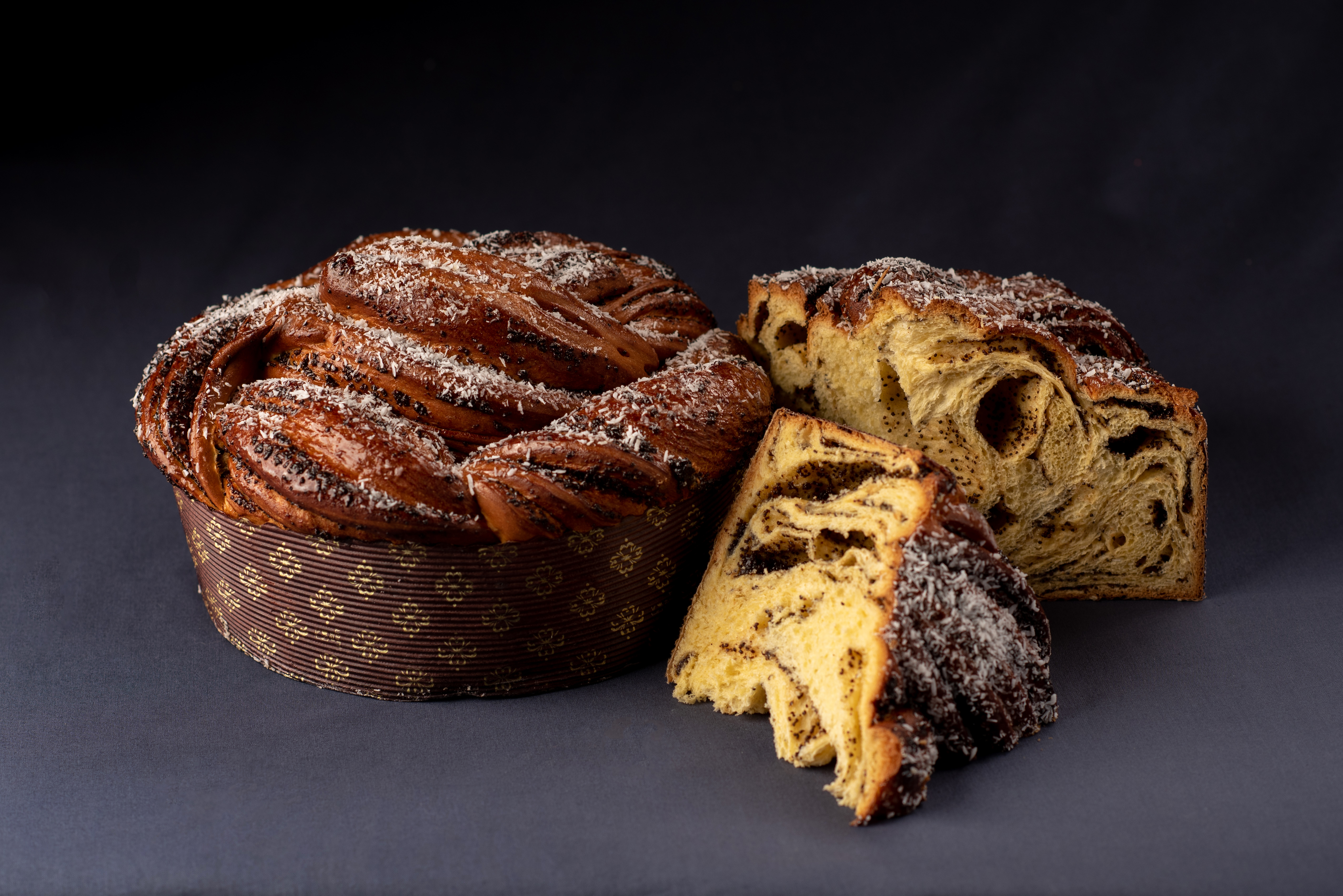 Cozonac împletit cu umplutură de mac